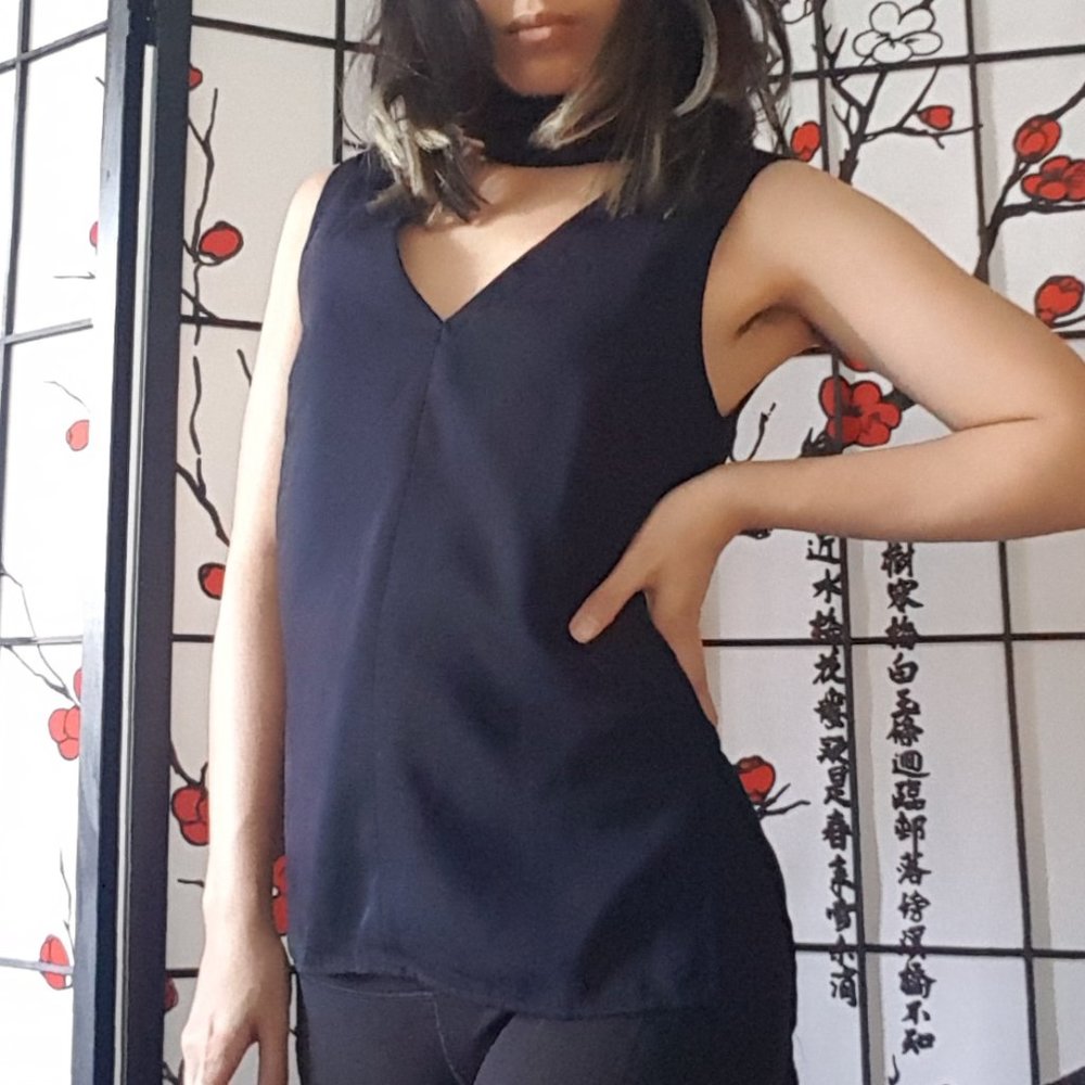 Dark Blue Choker V-neck Sleeveless Top